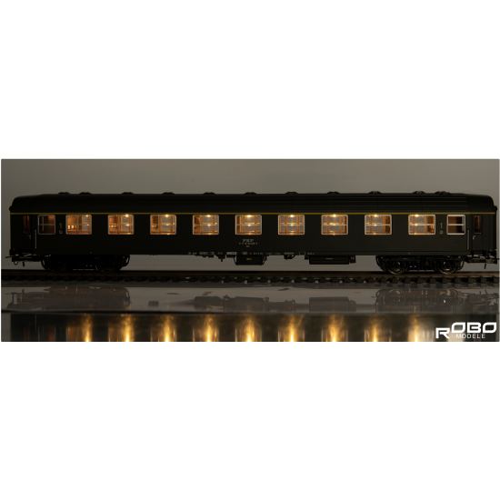 Robo 211011 , wagon osobowy 112Ag 1kl, ryflowany dach, Gdynia z oświetleniem , Skala H0